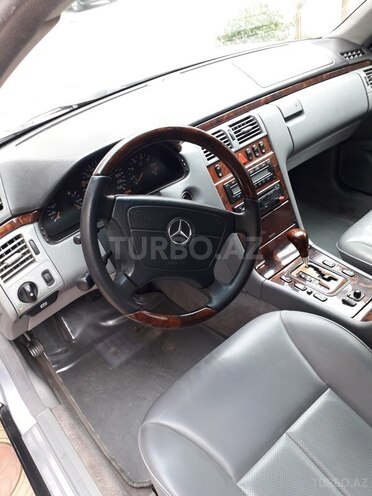 Mercedes E 240 1999, 263,000 km - 2.4 l - Bakı