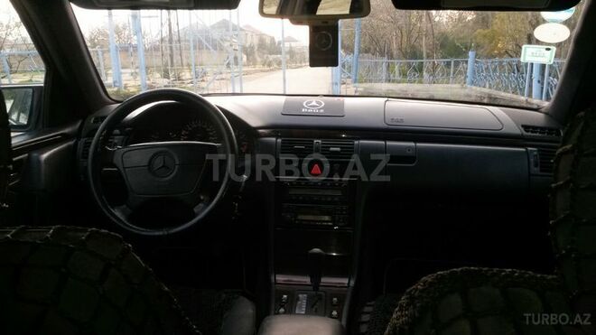Mercedes E 230 1996, 294,000 km - 2.3 l - Bakı