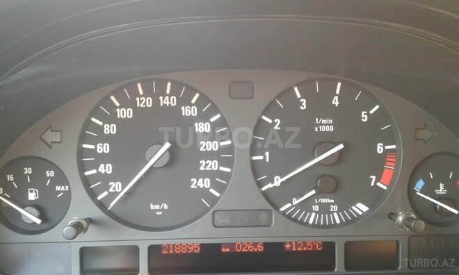 BMW 528 1999, 218,000 km - 2.8 l - Bakı