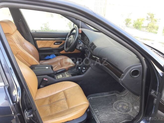 BMW 528 1999, 218,000 km - 2.8 l - Bakı