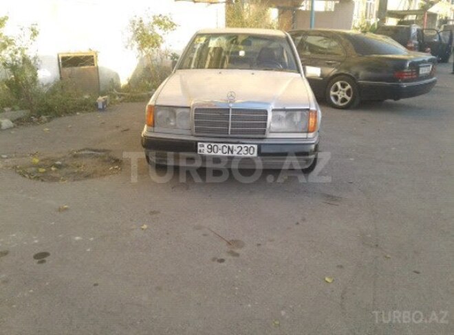 Mercedes E 230 1992, 341,000 km - 2.3 l - Bakı