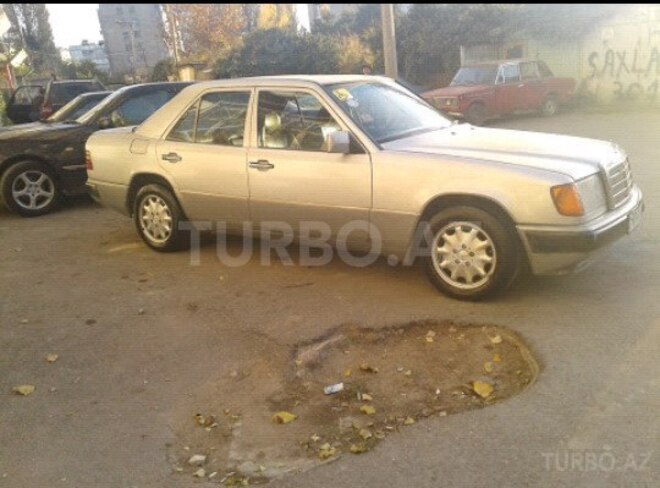 Mercedes E 230 1992, 341,000 km - 2.3 l - Bakı