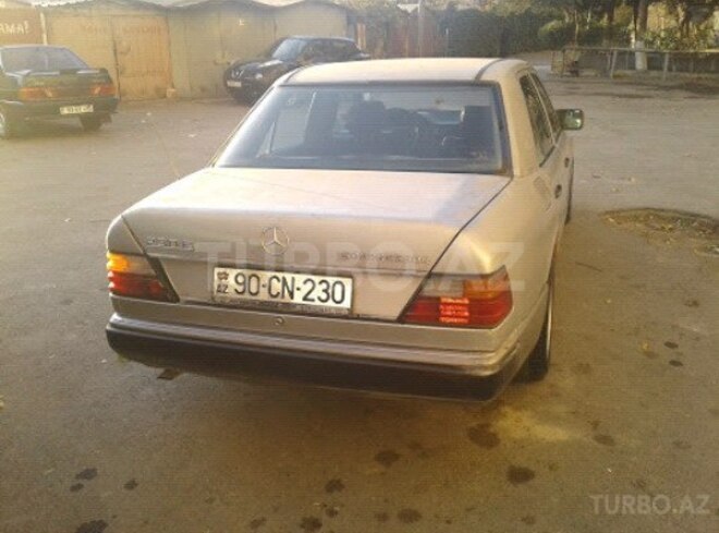 Mercedes E 230 1992, 341,000 km - 2.3 l - Bakı