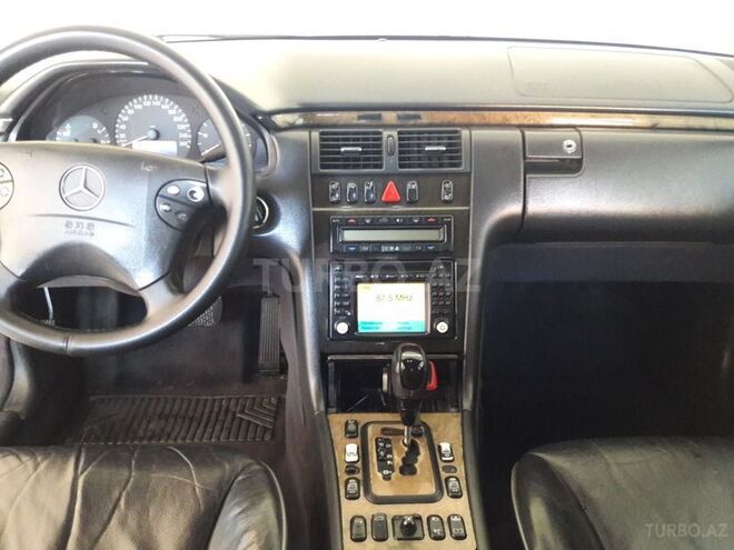 Mercedes E 270 2001, 204,000 km - 2.7 l - Bakı