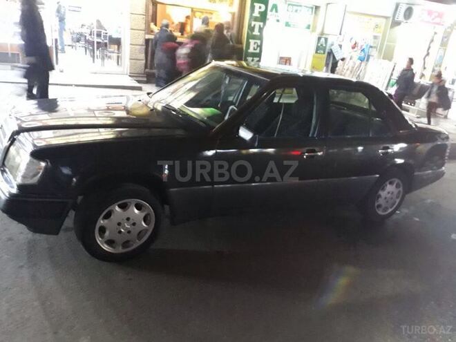 Mercedes E 200 1992, 882,999 km - 0.2 л - Bakı