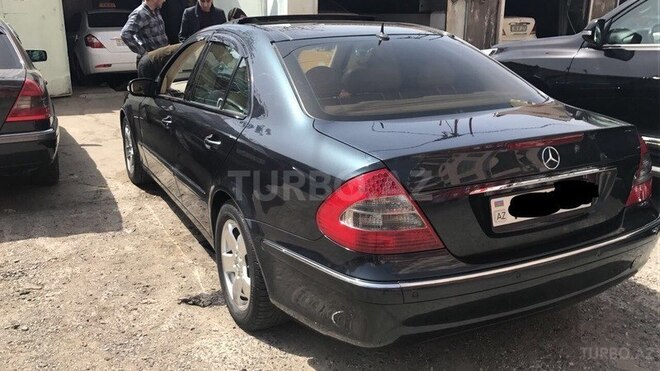 Mercedes E 320 2002, 249,000 km - 3.2 l - Bakı