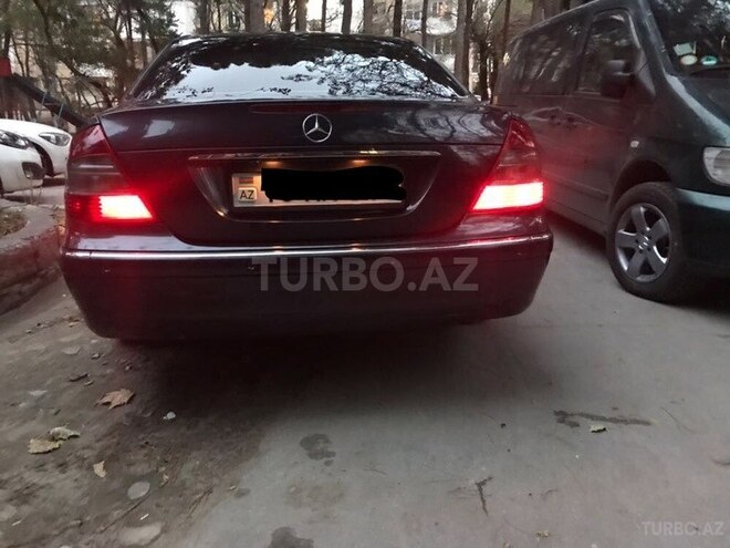 Mercedes E 320 2002, 249,000 km - 3.2 l - Bakı