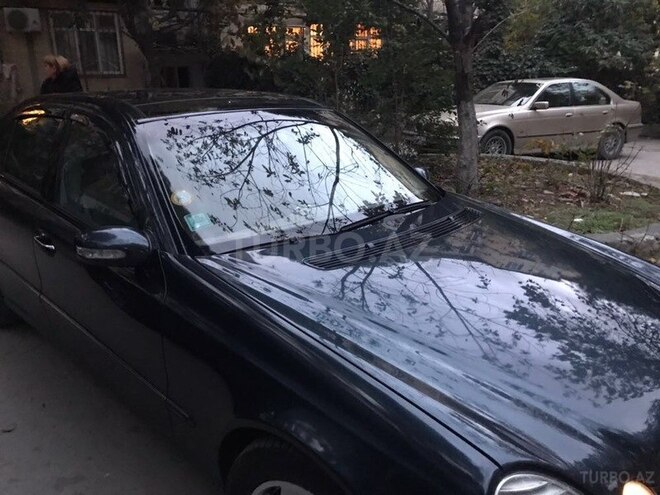 Mercedes E 320 2002, 249,000 km - 3.2 l - Bakı