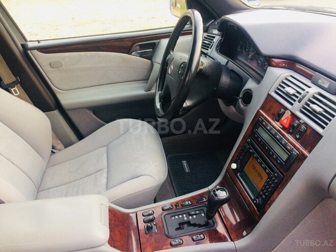 Mercedes E 240 1998, 202,045 km - 2.4 l - Biləsuvar