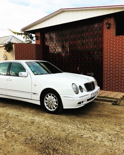 Mercedes E 240 1998, 202,045 km - 2.4 l - Biləsuvar