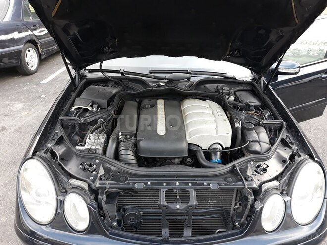Mercedes E 220 2002, 235,000 km - 2.2 l - Bakı