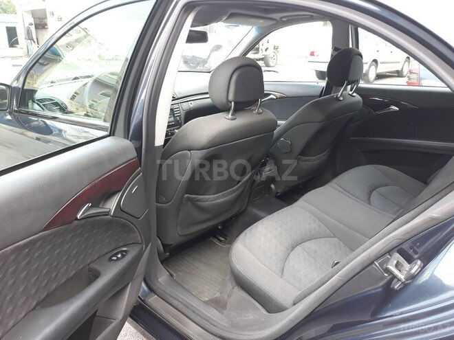 Mercedes E 220 2002, 235,000 km - 2.2 l - Bakı