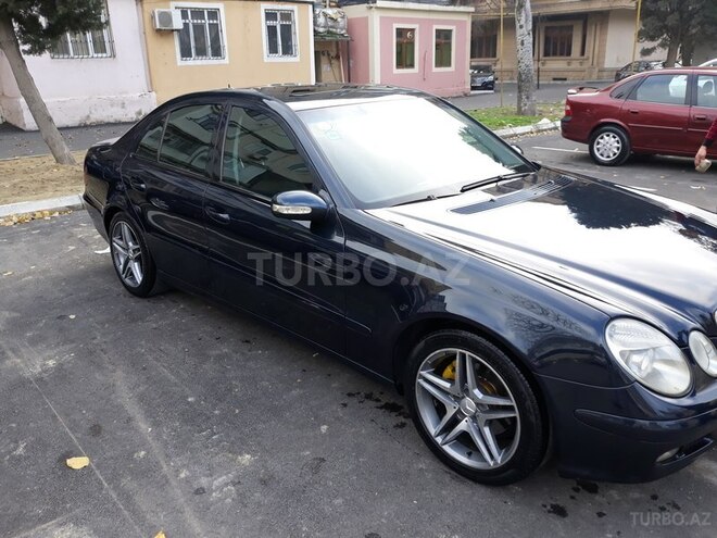Mercedes E 220 2002, 235,000 km - 2.2 l - Bakı