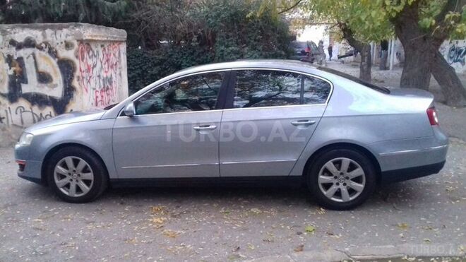 Volkswagen Passat 2005, 220,300 km - 2.0 l - Bakı