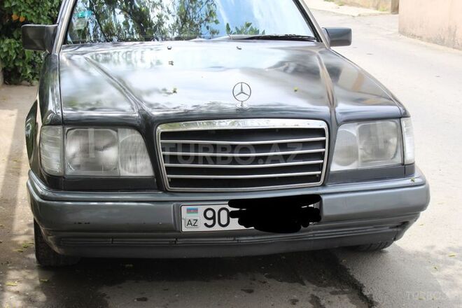 Mercedes E 220 1993, 330,000 km - 2.2 l - Bakı