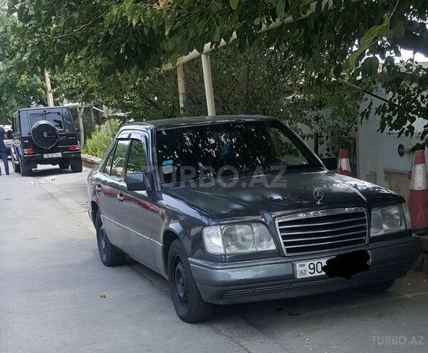Mercedes E 220 1993, 330,000 km - 2.2 l - Bakı