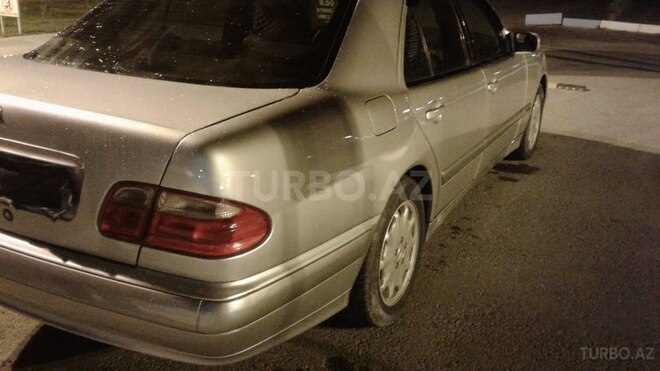 Mercedes E 220 2000, 288,213 km - 2.2 l - Bakı
