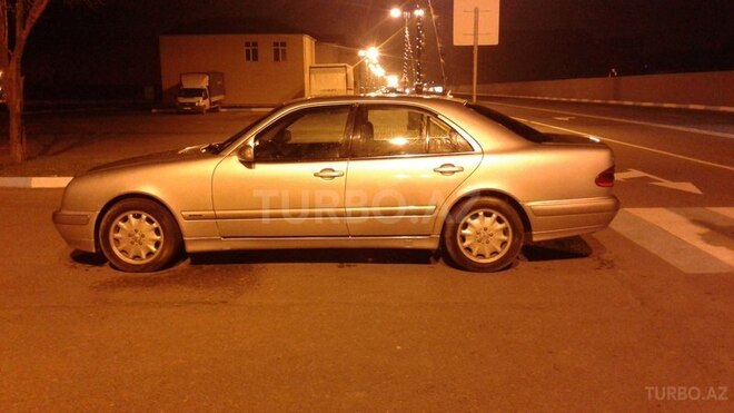 Mercedes E 220 2000, 288,213 km - 2.2 l - Bakı