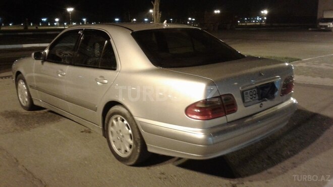 Mercedes E 220 2000, 288,213 km - 2.2 l - Bakı