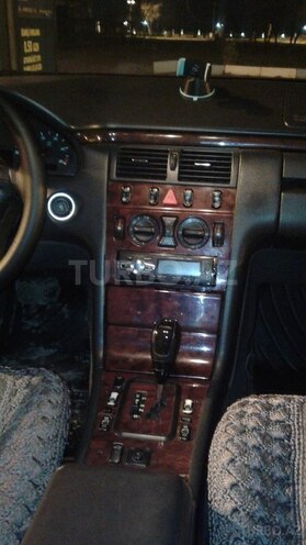 Mercedes E 220 2000, 288,213 km - 2.2 l - Bakı