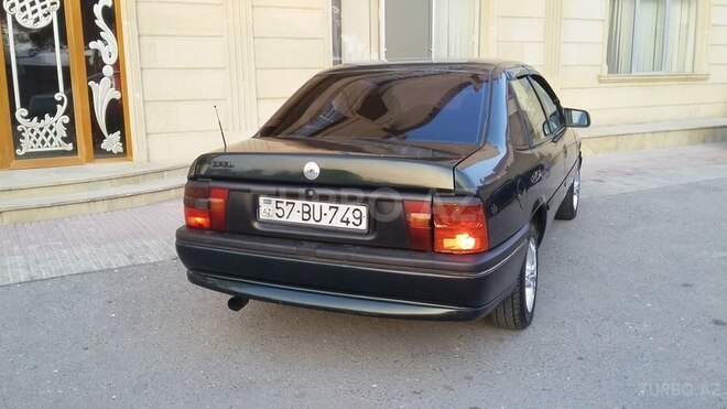 Opel Vectra 1994, 245,000 km - 1.7 l - Bakı