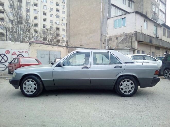 Mercedes 190 1991, 300,000 km - 2.0 l - Bakı