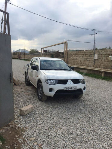 Mitsubishi L200 2008, 136,000 km - 2.5 l - Bakı