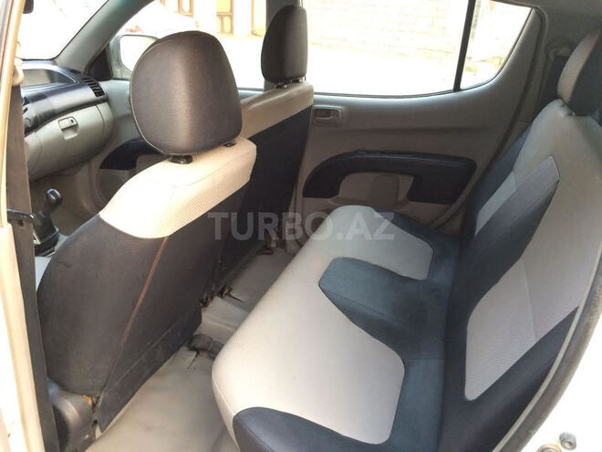 Mitsubishi L200 2008, 136,000 km - 2.5 l - Bakı