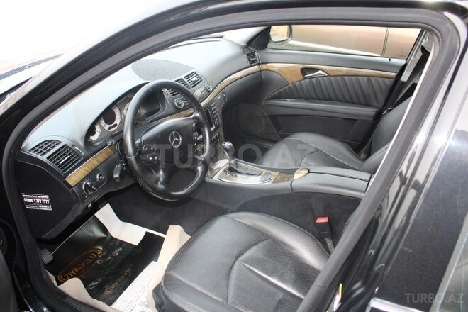 Mercedes E 350 2006, 232,000 km - 3.5 l - Bakı