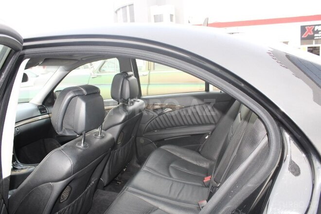 Mercedes E 350 2006, 232,000 km - 3.5 l - Bakı