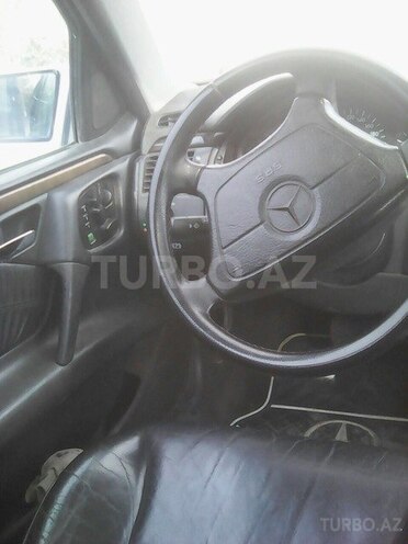 Mercedes E 240 1999, 250,000 km - 2.4 l - Bərdə