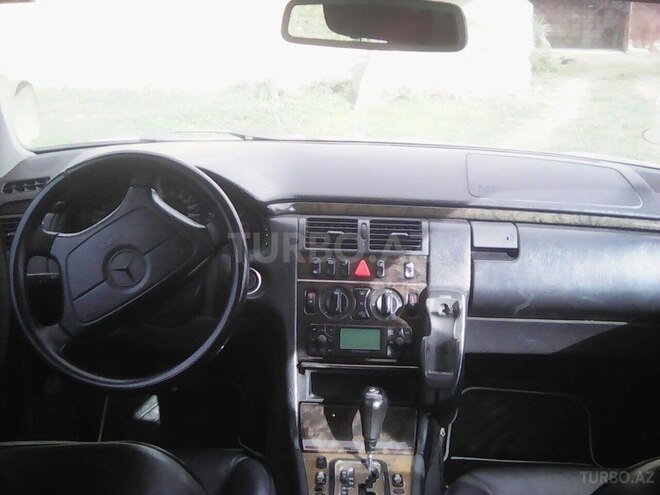 Mercedes E 240 1999, 250,000 km - 2.4 l - Bərdə