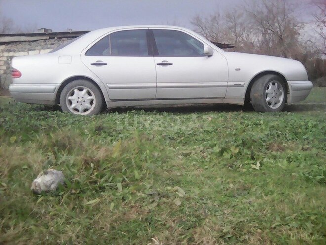 Mercedes E 240 1999, 250,000 km - 2.4 l - Bərdə