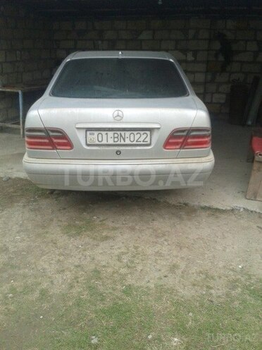 Mercedes E 240 1999, 250,000 km - 2.4 l - Bərdə