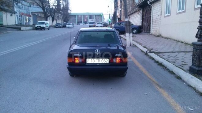 Mercedes 190 1991, 262,000 km - 2.0 l - Şamaxı