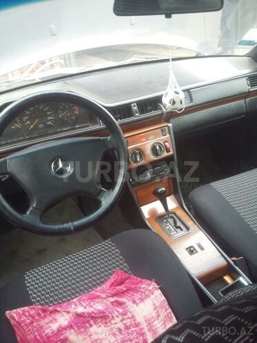 Mercedes E 200 1991, 245,676 km - 2.0 l - Bakı