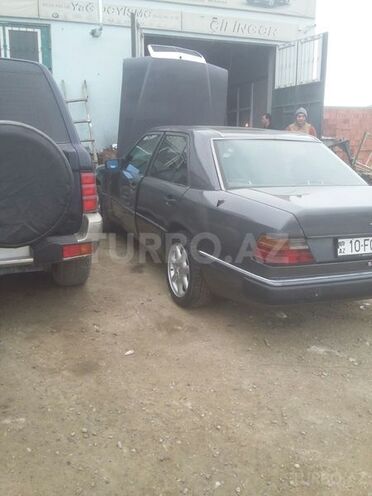 Mercedes E 200 1991, 245,676 km - 2.0 l - Bakı