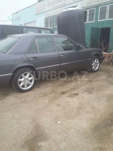 Mercedes E 200 1991, 245,676 km - 2.0 l - Bakı