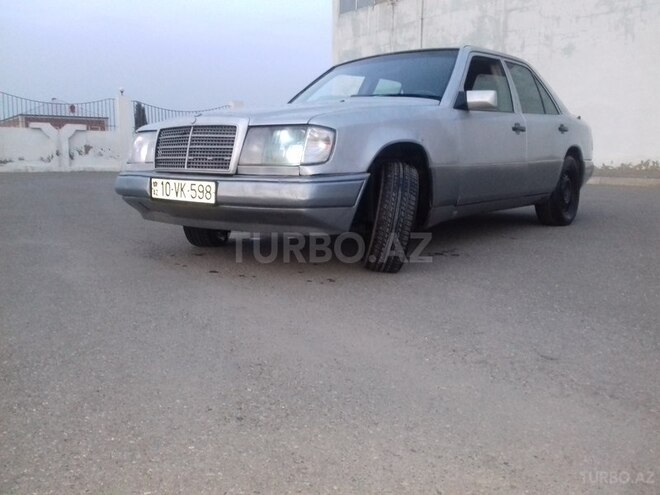 Mercedes E 230 1988, 235,628 km - 2.3 l - Bakı