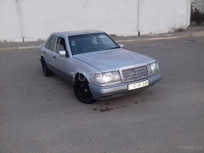Mercedes E 230 1988, 235,628 km - 2.3 l - Bakı