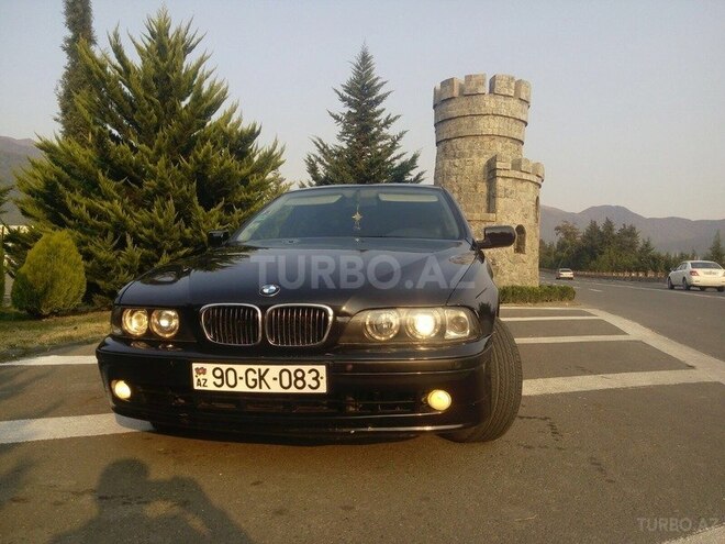 BMW 523 1998, 330,000 km - 2.5 l - Qax