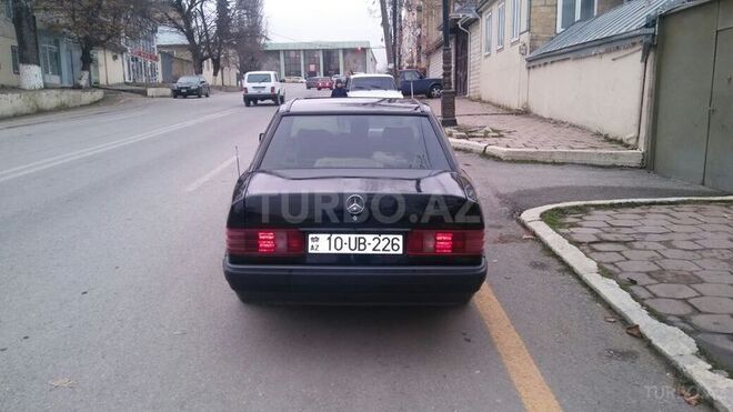 Mercedes 190 1993, 282,272 km - 1.8 l - Şamaxı