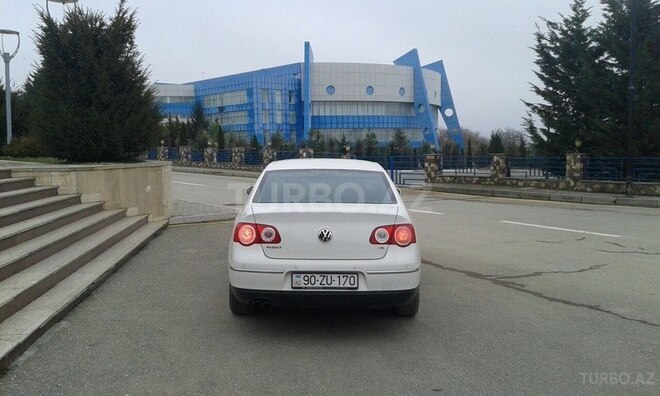 Volkswagen Passat 2009, 200,000 km - 1.8 l - Qusar