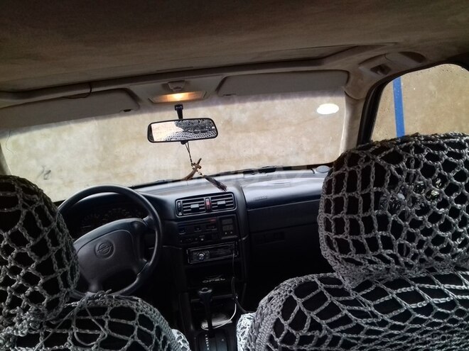 Opel Vectra 1995, 240,000 km - 2.0 l - Bakı