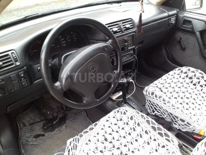 Opel Vectra 1995, 240,000 km - 2.0 l - Bakı