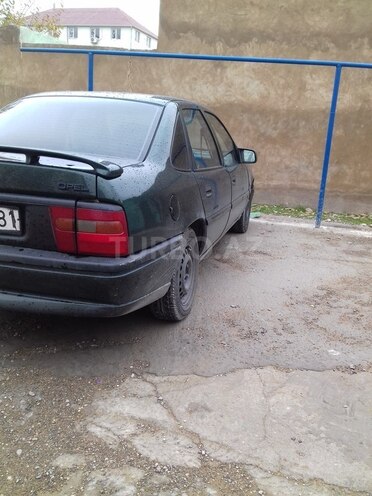 Opel Vectra 1995, 240,000 km - 2.0 l - Bakı