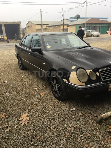 Mercedes E 240 1999, 300,000 km - 2.4 l - Lənkəran