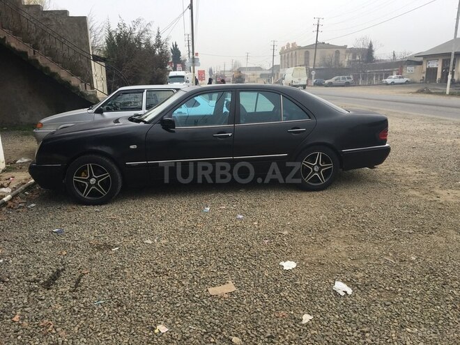 Mercedes E 240 1999, 300,000 km - 2.4 l - Lənkəran