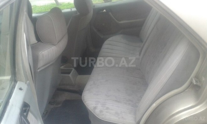 Mercedes E 250 1987, 390,000 km - 2.5 l - Bakı