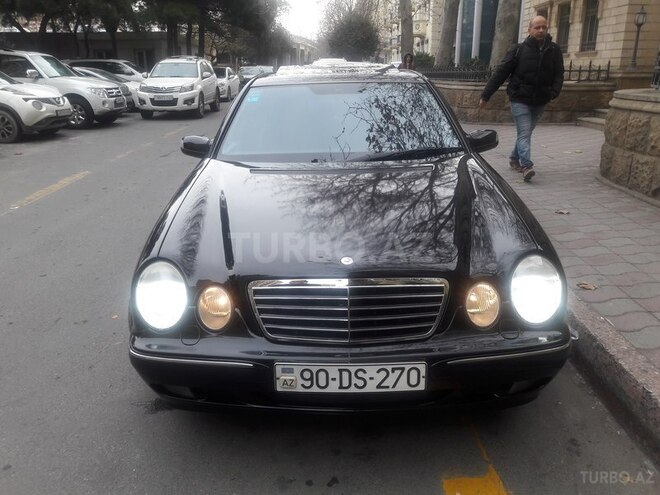 Mercedes E 270 2001, 293,000 km - 2.7 l - Bakı